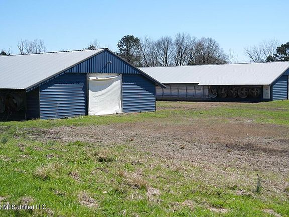 2nd image of 3037 Hickory Fellowship Rd