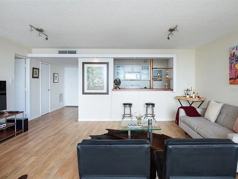 1477 Ashford Avenue Torre Del Mar #603 — Photo 2