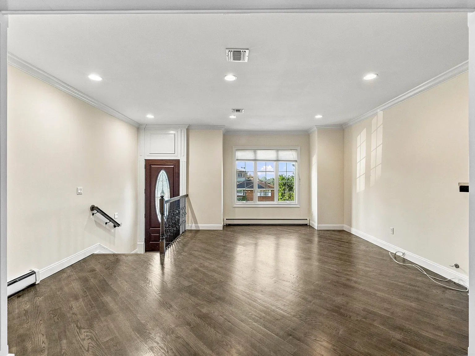 4 bed, 3.5 bath, 3000 sqft, $5,950 — Photo 4