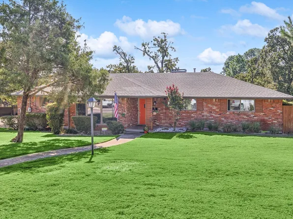 1226 Clover Ln, Denton, TX 76209