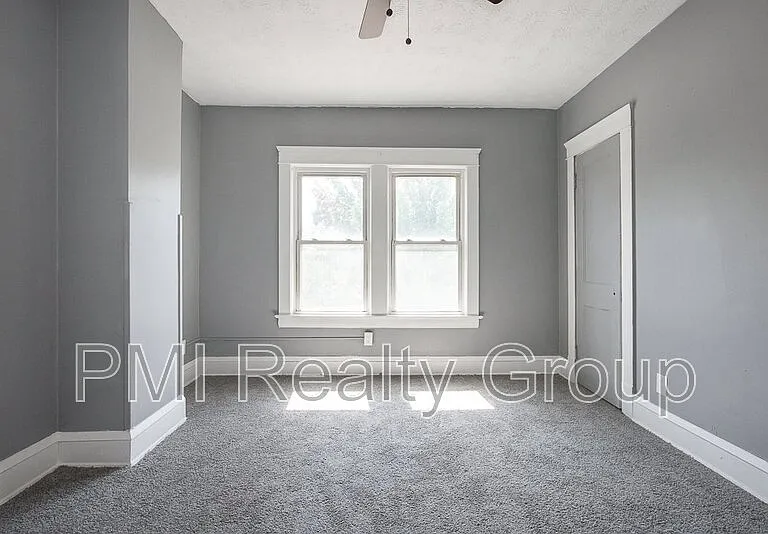 12203 Castlewood Ave — Photo 21