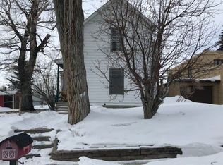 616 7th St, Rawlins, WY 82301