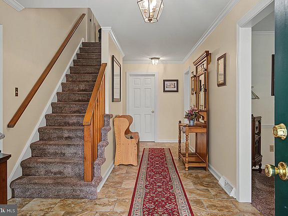 5th image of 1400 Arron Cir
