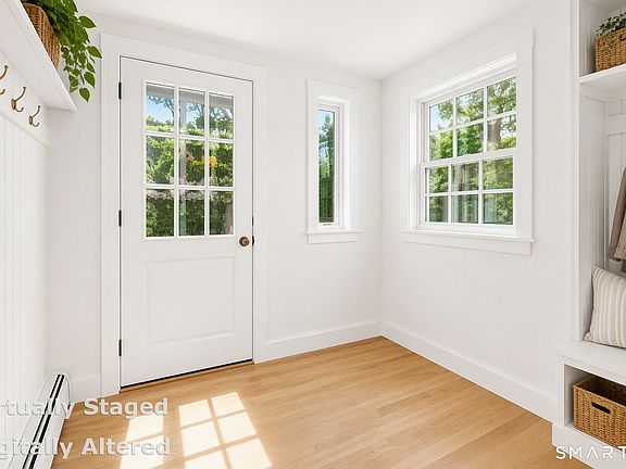 4th image of 19 Crestwood Circle