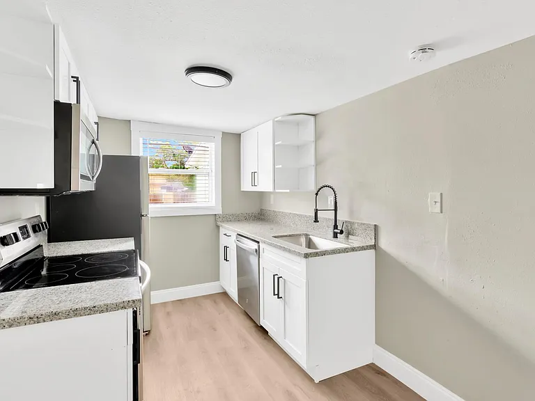 547 Wildwood Way #B — Photo 18