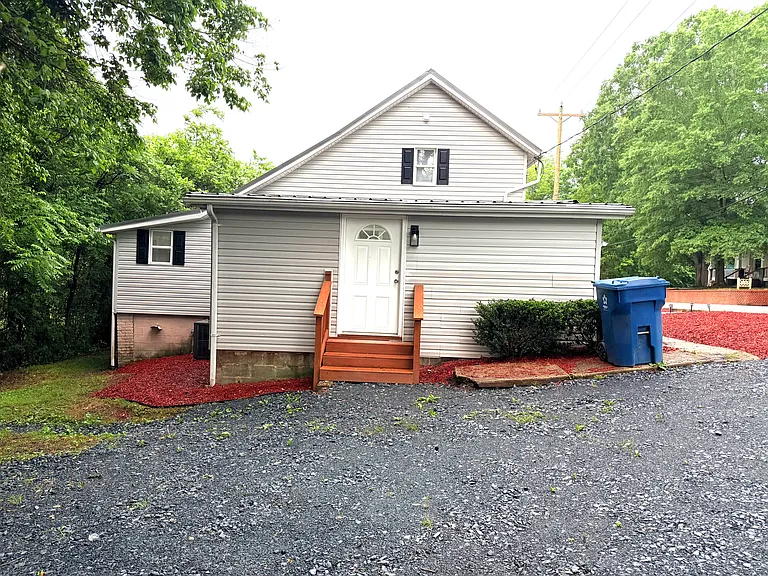 Side yard - Left