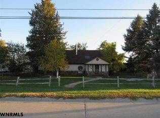 1114 W Overland Dr, Scottsbluff, NE 69361