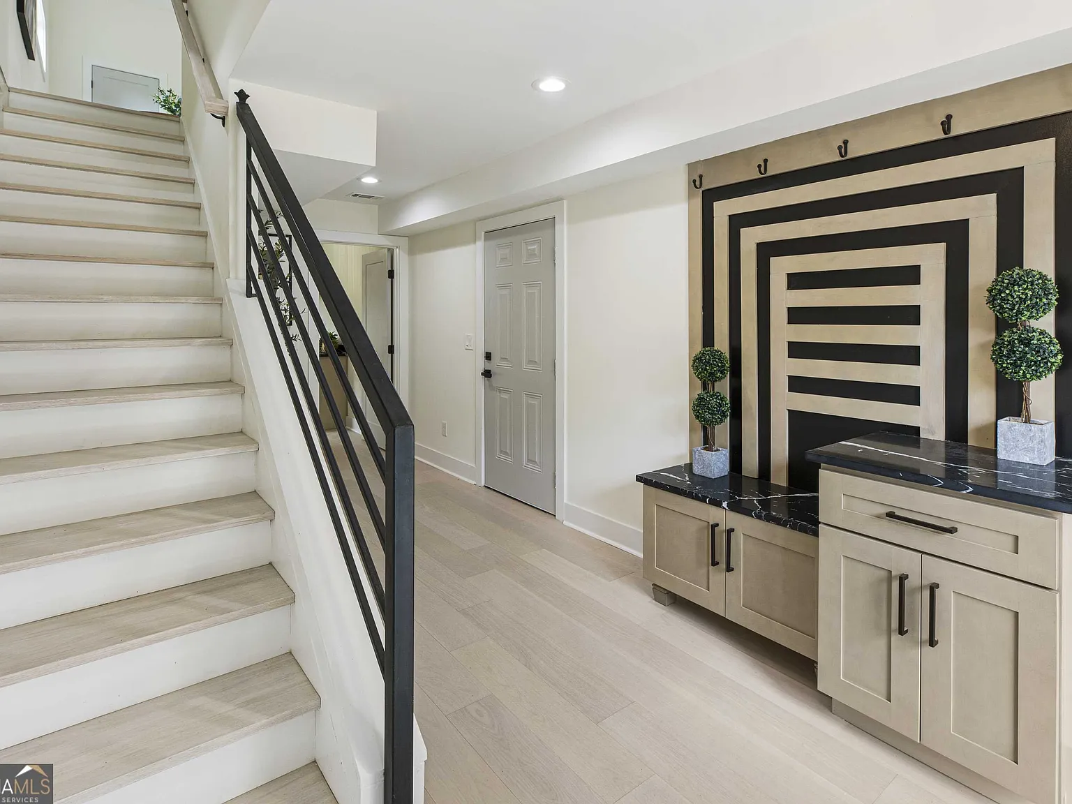 4 bed, 3.5 bath, 2646 sqft, $3,900 — Photo 3