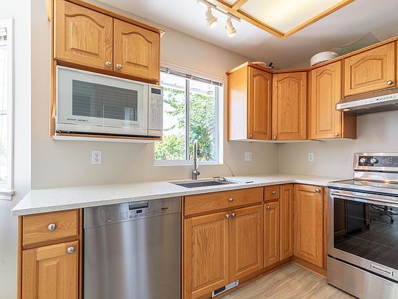 5th image of 3330 Hyde Park Pl