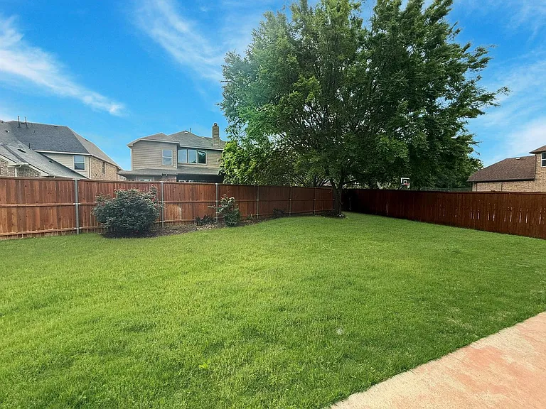 7048 Fullerton Cir — Photo 34