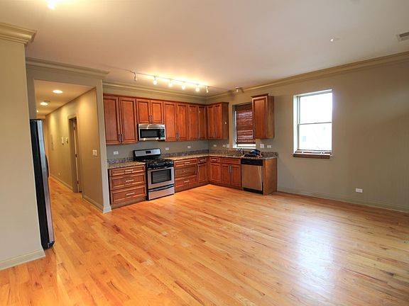 3rd image of 4624 W Schubert Ave APT 3