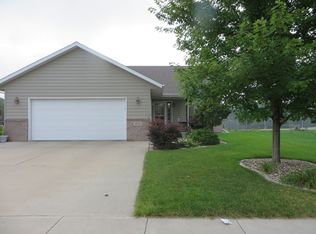 1712 S River Oak Ave, Brandon, SD 57005