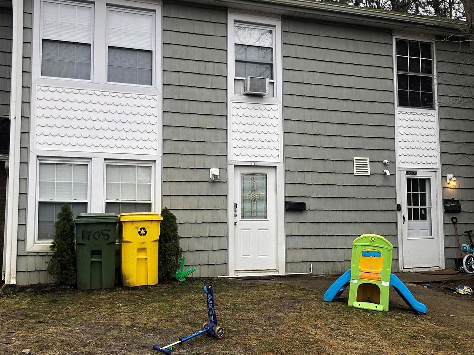1st image of 1705 Princeton Ave #1000