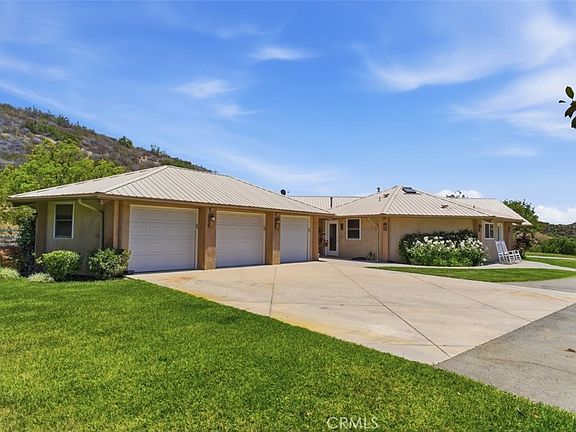3rd image of 31233 Romero Canyon Rd