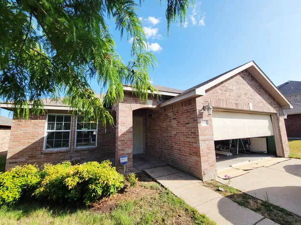 10032 Daly Dr, Hurst, TX 76053