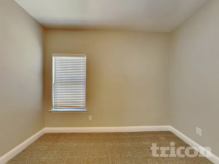 7712 Cottonwood Dr — Photo 8