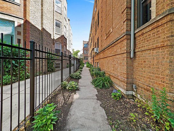4th image of 1238.5 W Carmen Ave #1N