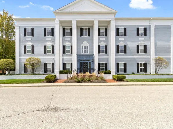 12820 University Cres APT 3D, Carmel, IN 46032