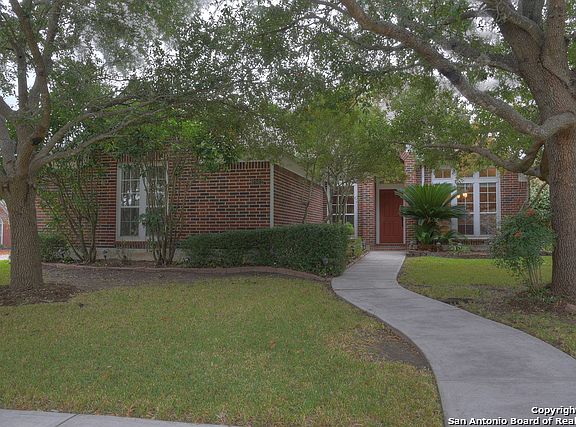 2nd image of 8802 Brae Crest Dr