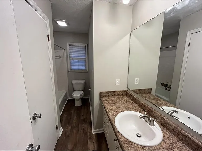700 Woodclift Dr — Photo 7