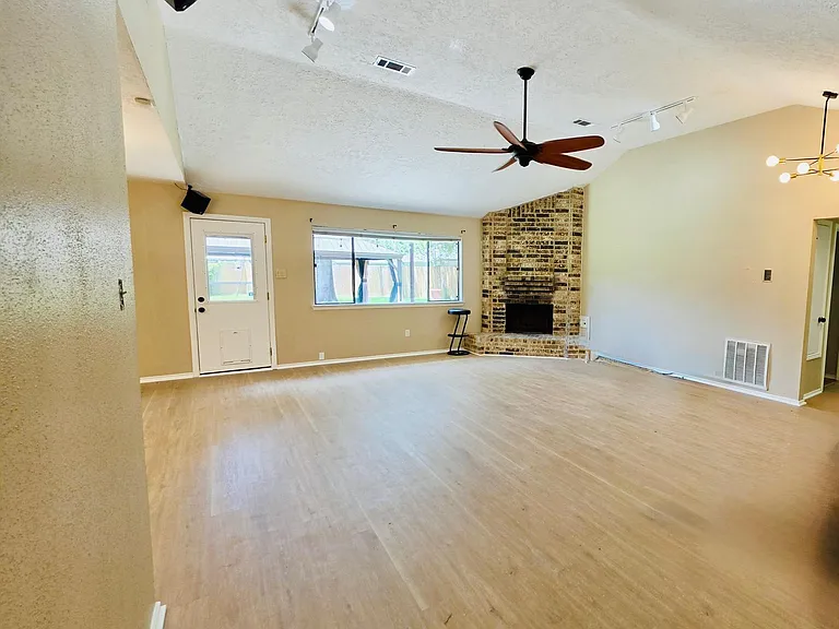 13438 Nevermore Dr — Photo 6