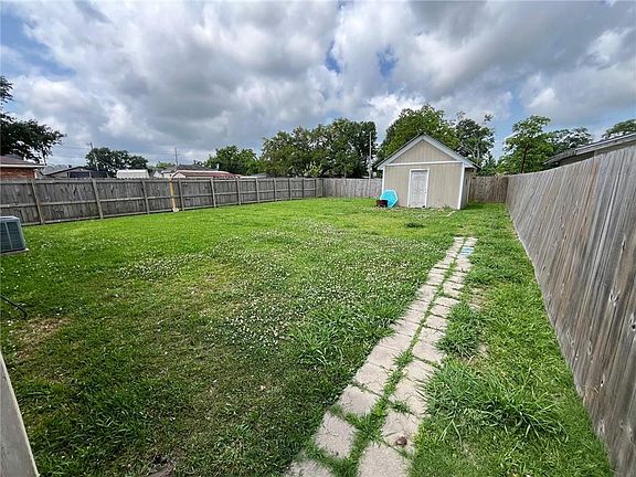 3rd image of 1616 Belle Ct
