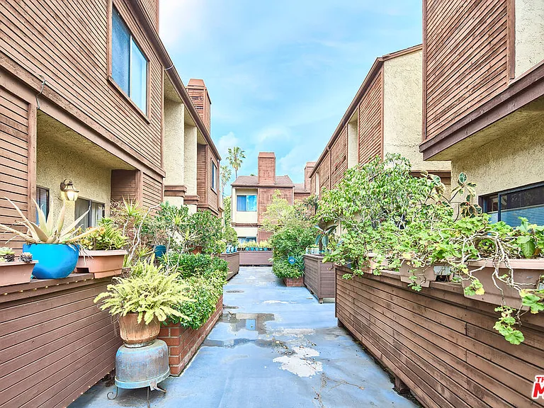 12601 Matteson Ave #7 — Photo 38