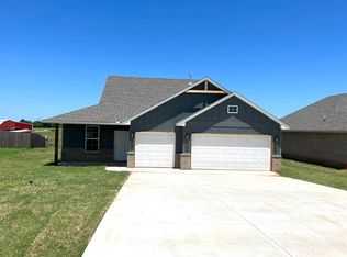 13758 NE Lafayette Dr, Elgin, OK 73538