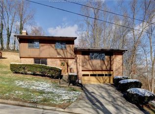 4492 Country Club Blvd, South Charleston, WV 25309