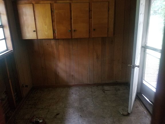4th image of 2561 Highway 583