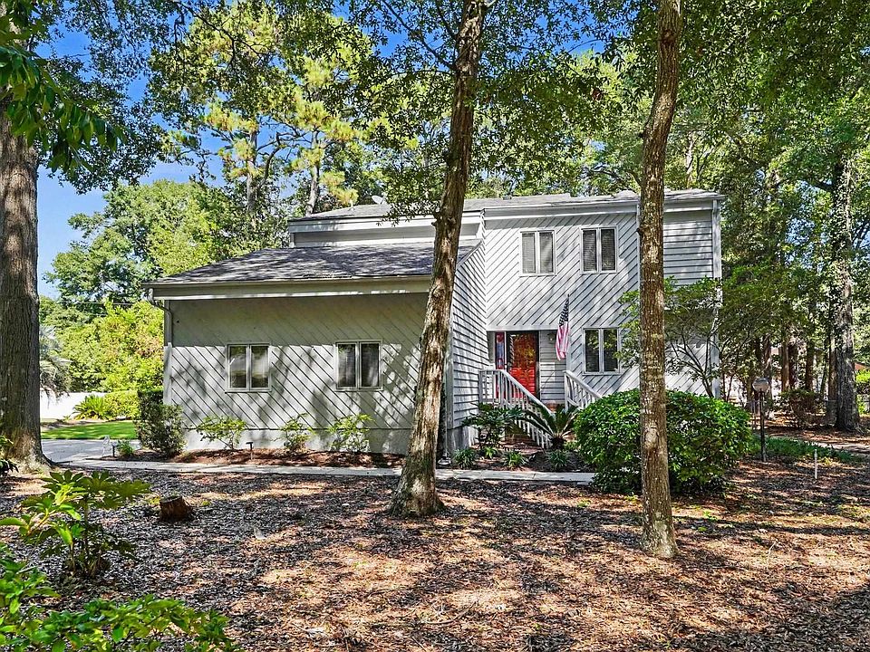1st image of 406 Lafayette Rd.