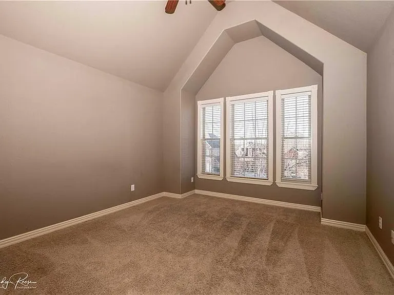 6502 Hearthstone Dr — Photo 8
