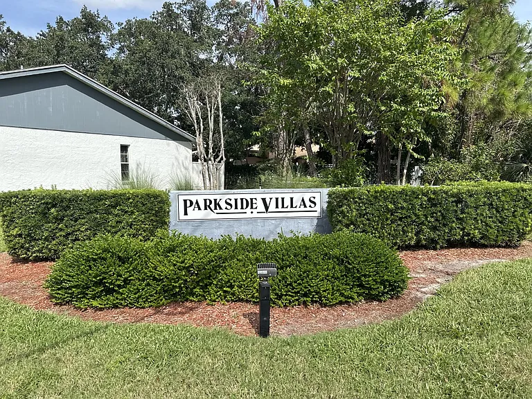 7111 Parkside Villas Dr N — Photo 1
