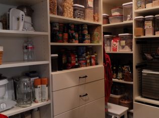 9645 Carbondale St, Lenexa, KS 66227