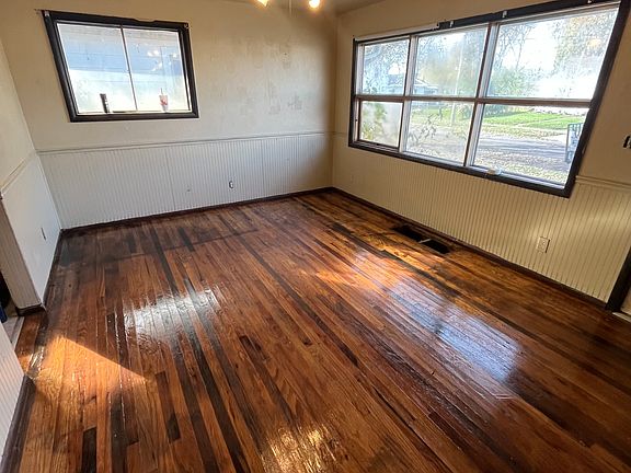 3rd image of 24 Buxton Ave