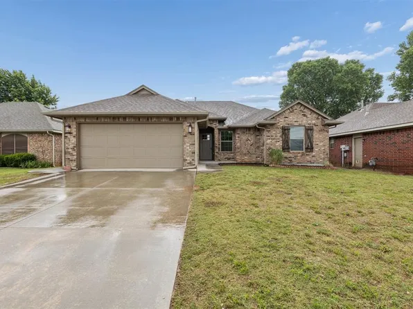 512 S Castle Ridge Ln, Mustang, OK 73064