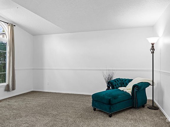 5th image of 628 Norwood Ln
