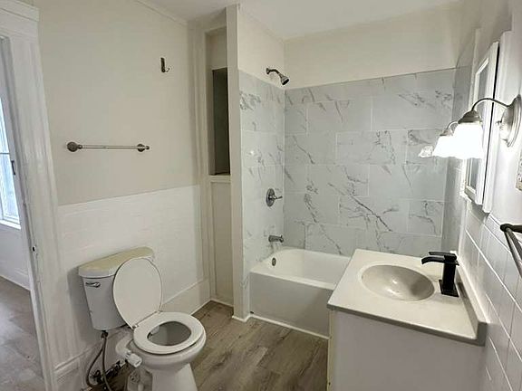 2nd image of 500 Greenwood Pl #1
