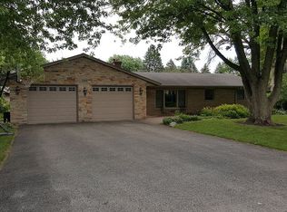 1322 Prosser Dr, Sycamore, IL 60178