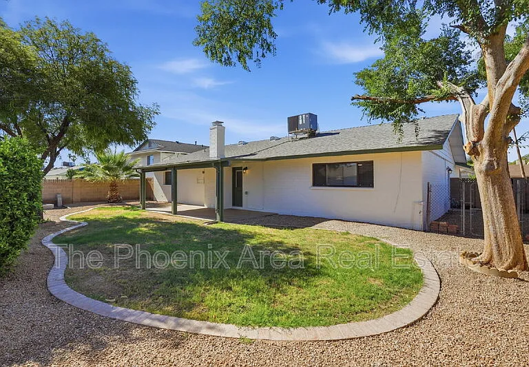 447 E Carson Dr — Photo 37