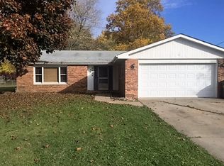 2008 Fairview Dr, Auburn, IN 46706