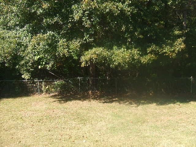 2nd image of 922 Walnut Creek Ln