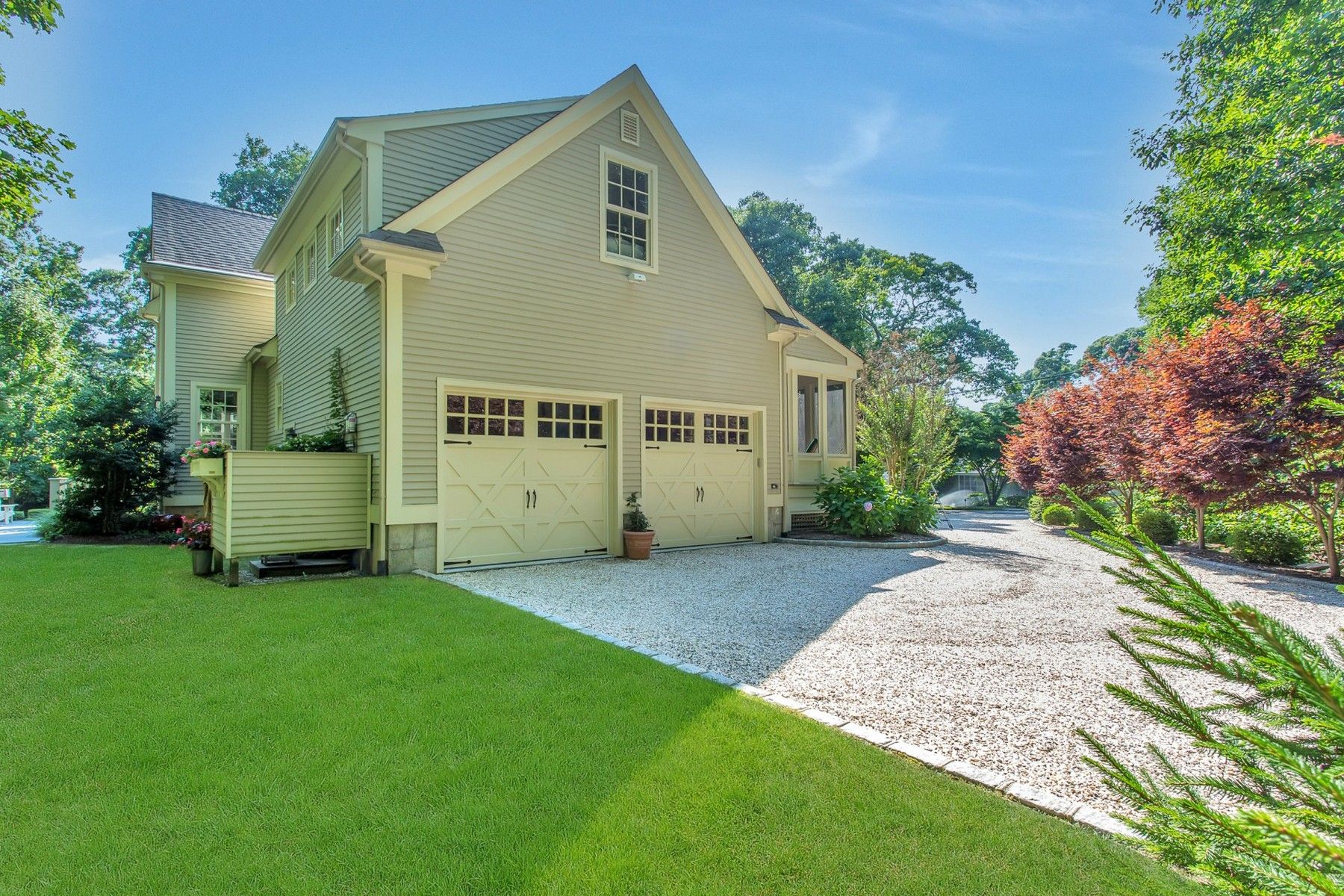 12990 Soundview Ave, Southold, NY 11971 Out East