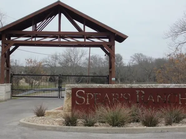 200 Spears Ranch Rd, Jarrell, TX 76537