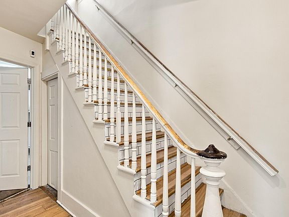 4th image of 291 Bates Street