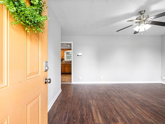 5th image of 3464 Arvin Dr