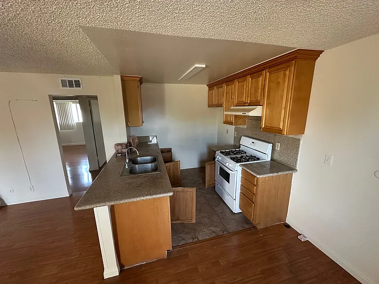220 N Lincoln Ave #G — Photo 8