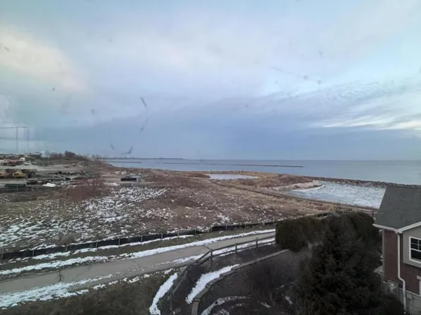 3832 South Lake DRIVE, Saint Francis, WI 53235