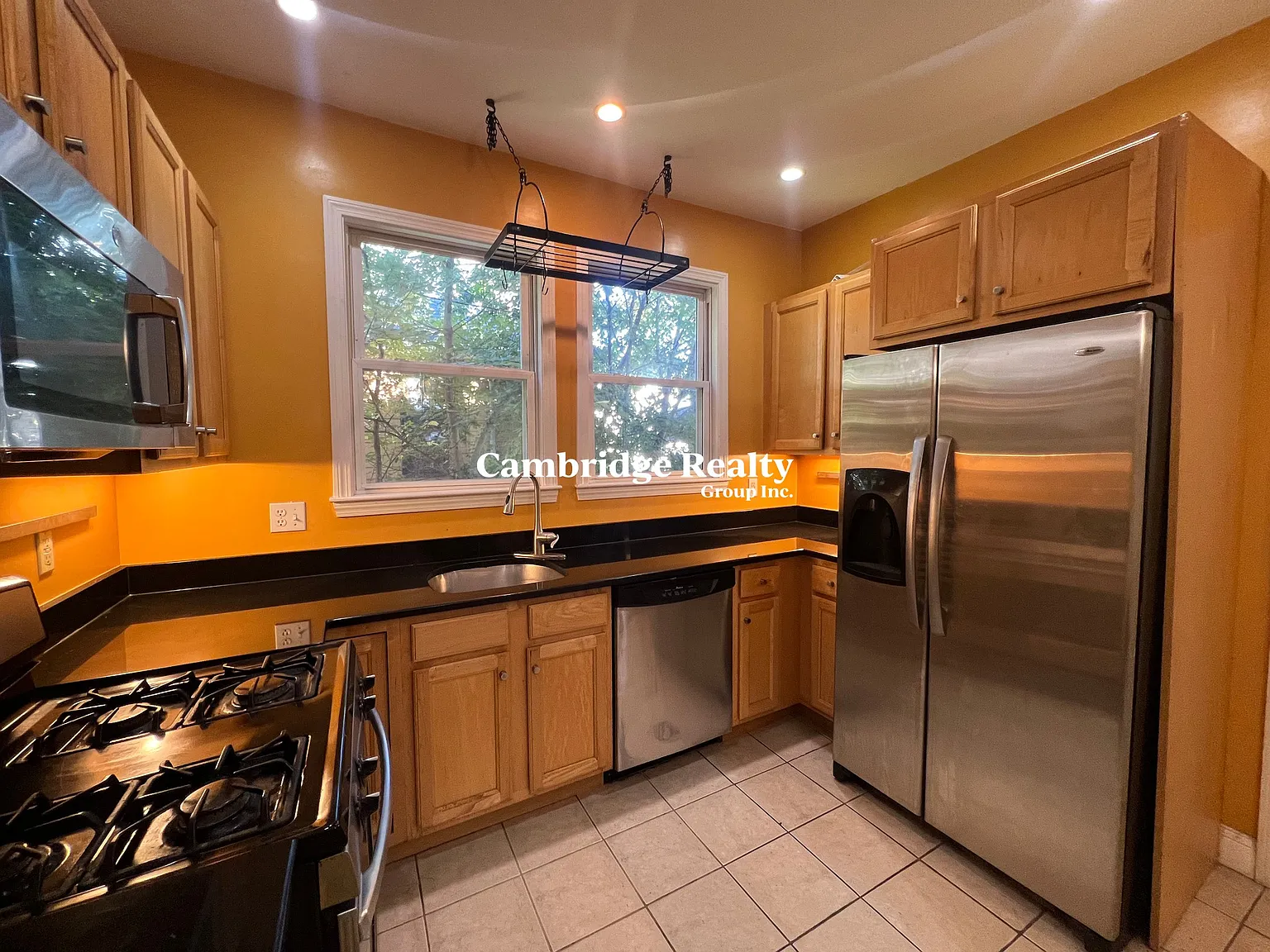 3 bed, 1.0 bath, 1200 sqft, $3,700 — Photo 1