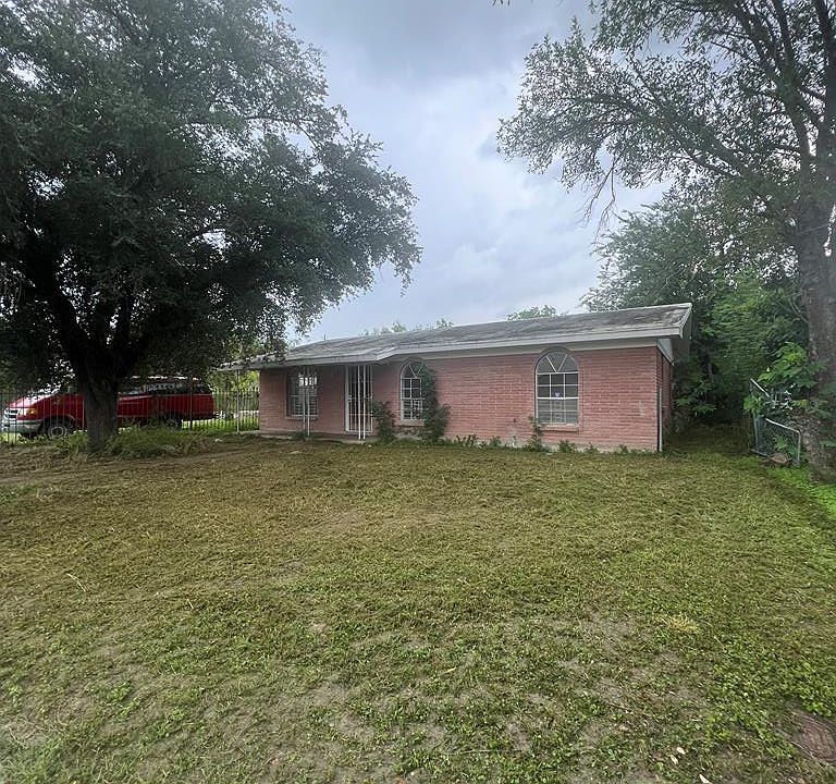 1st image of 2020 La Paloma Ave